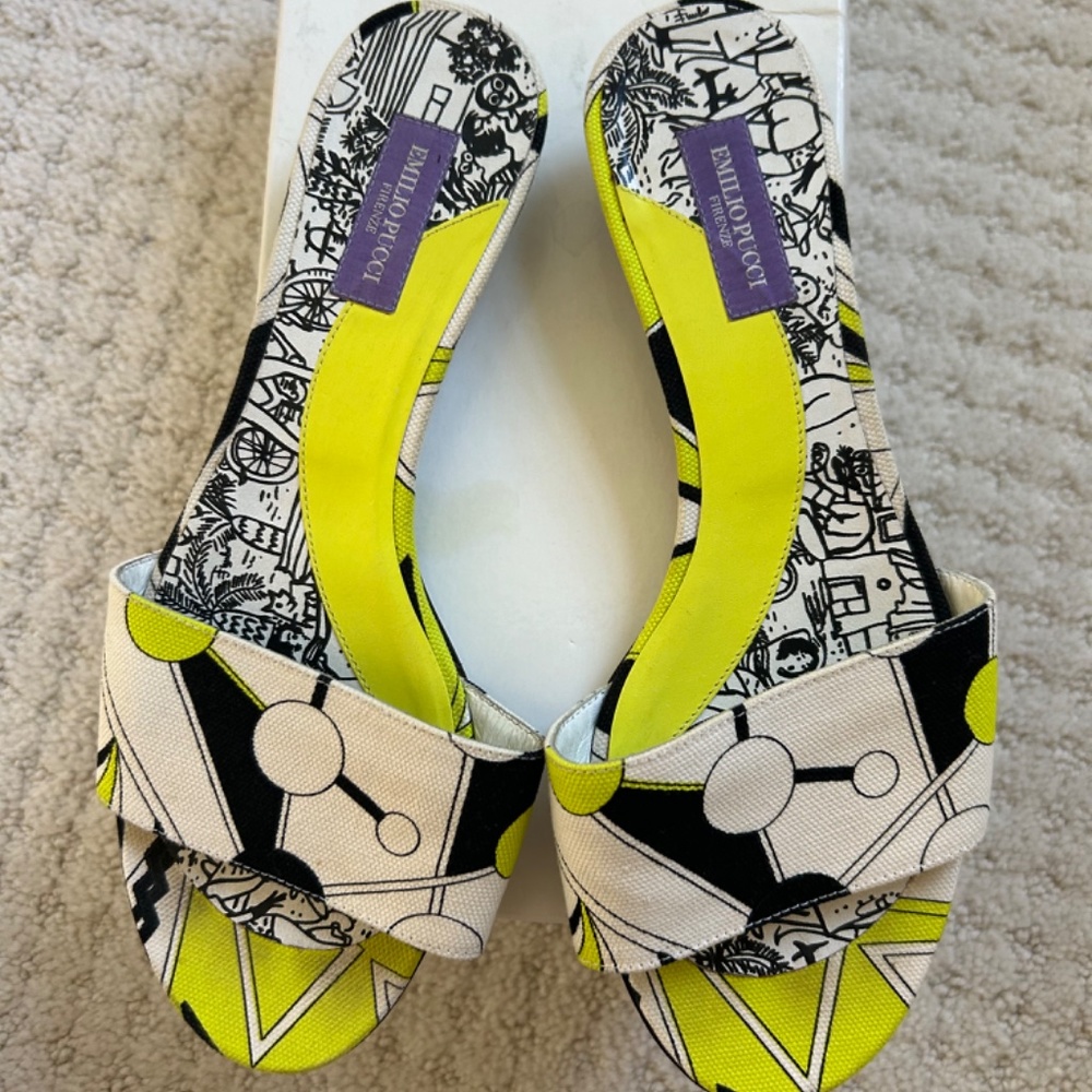 Emilio Pucci slide  great condition
